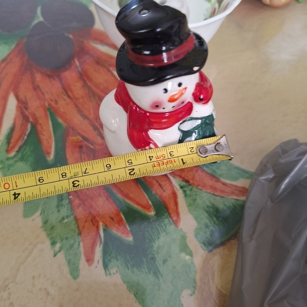 Vintage Red and Green Holiday Decor Snowmen - Picture 7 of 9